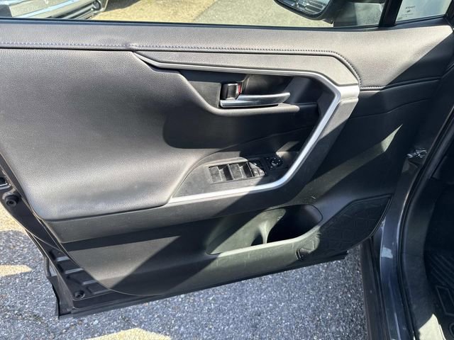 Used 2020 Toyota RAV4 XSE AWD/4WD image 25