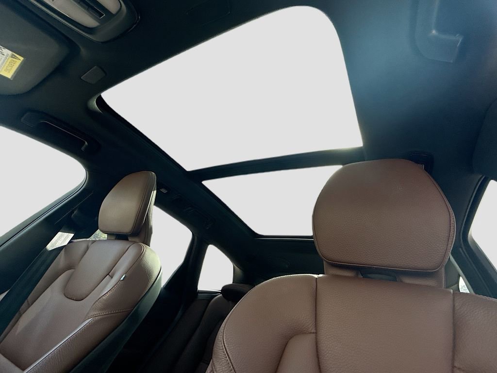 Used 2023 Volvo XC60 B5 Plus w/ Protection Package Premier image 24