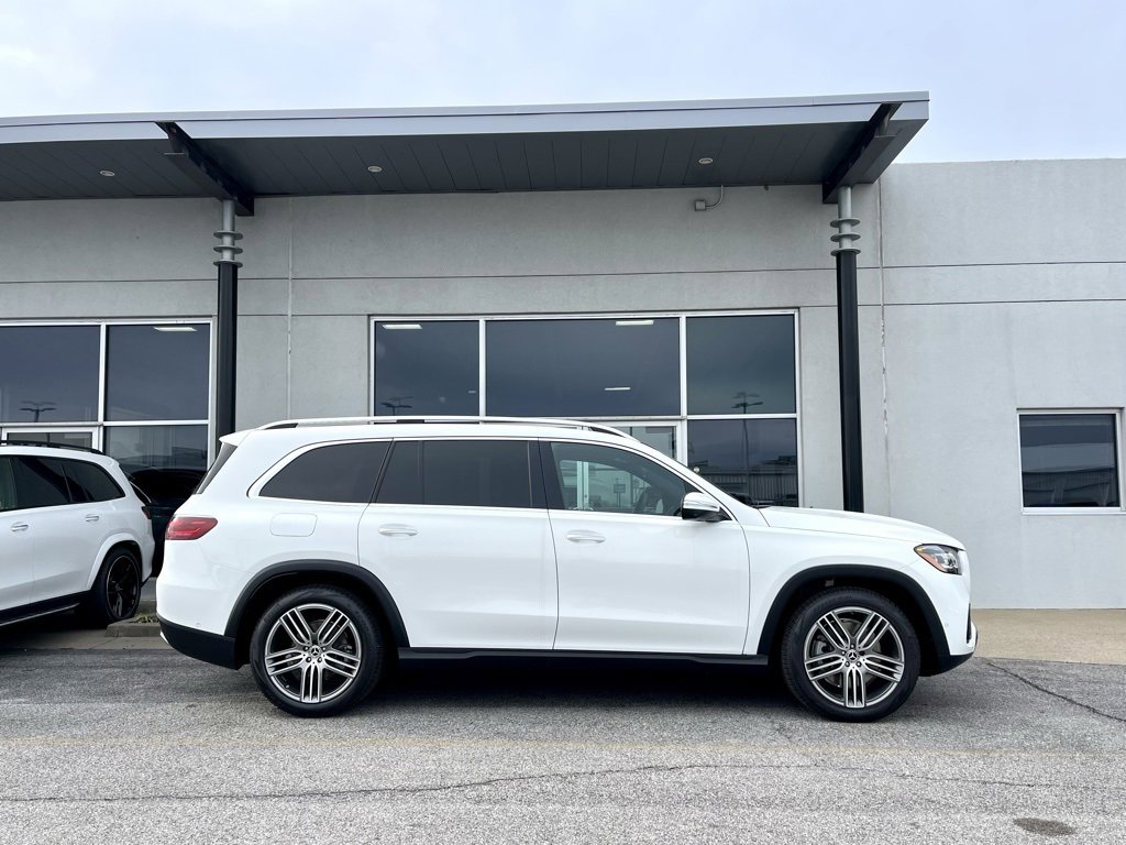 Used 2025 Mercedes-Benz GLS 450 4MATIC image 8