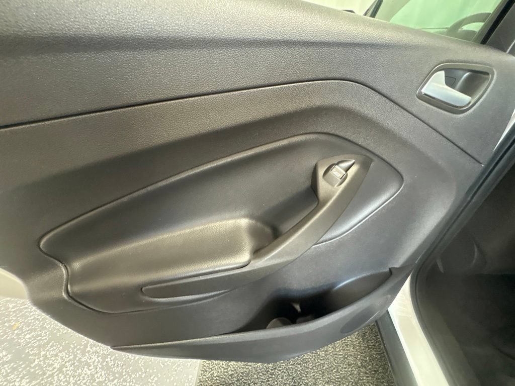 Used 2019 Ford Escape SE FWD image 17