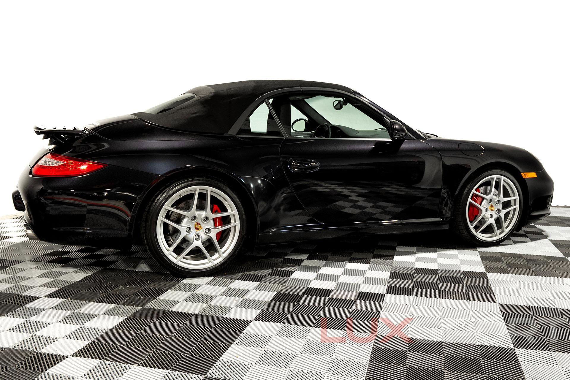 Used 2009 Porsche 911 Carrera S image 4