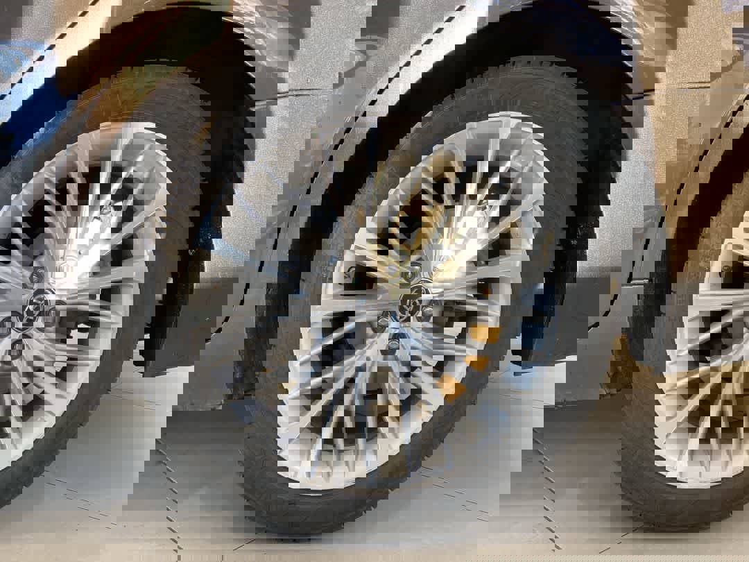 Used 2018 Toyota Camry XLE image 12