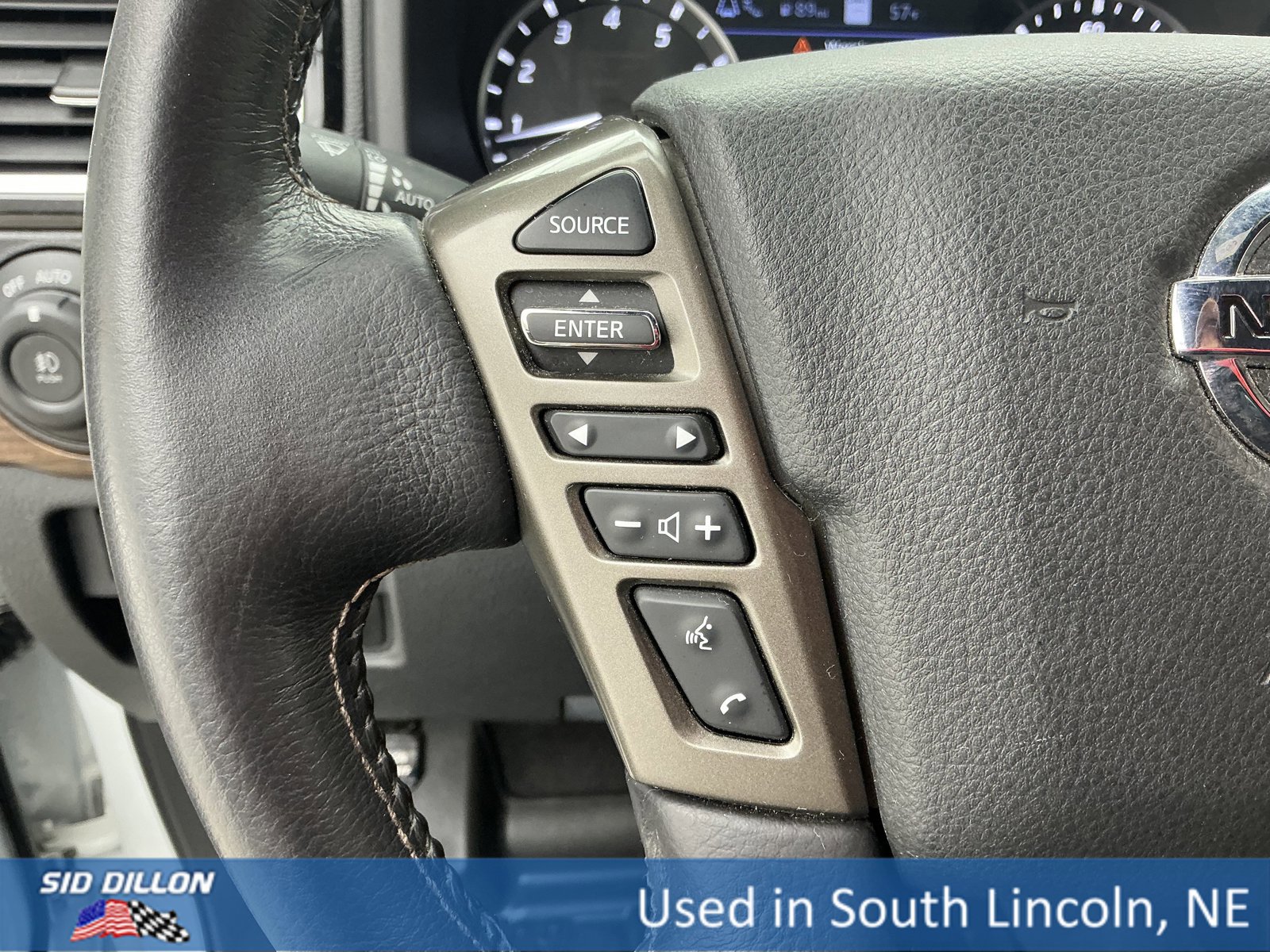 Used 2022 Nissan Titan Platinum Reserve w/ Moonroof Package image 9