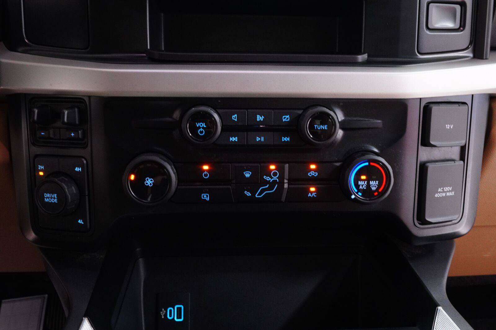 Used 2023 Ford F350 XLT AWD/4WD image 16