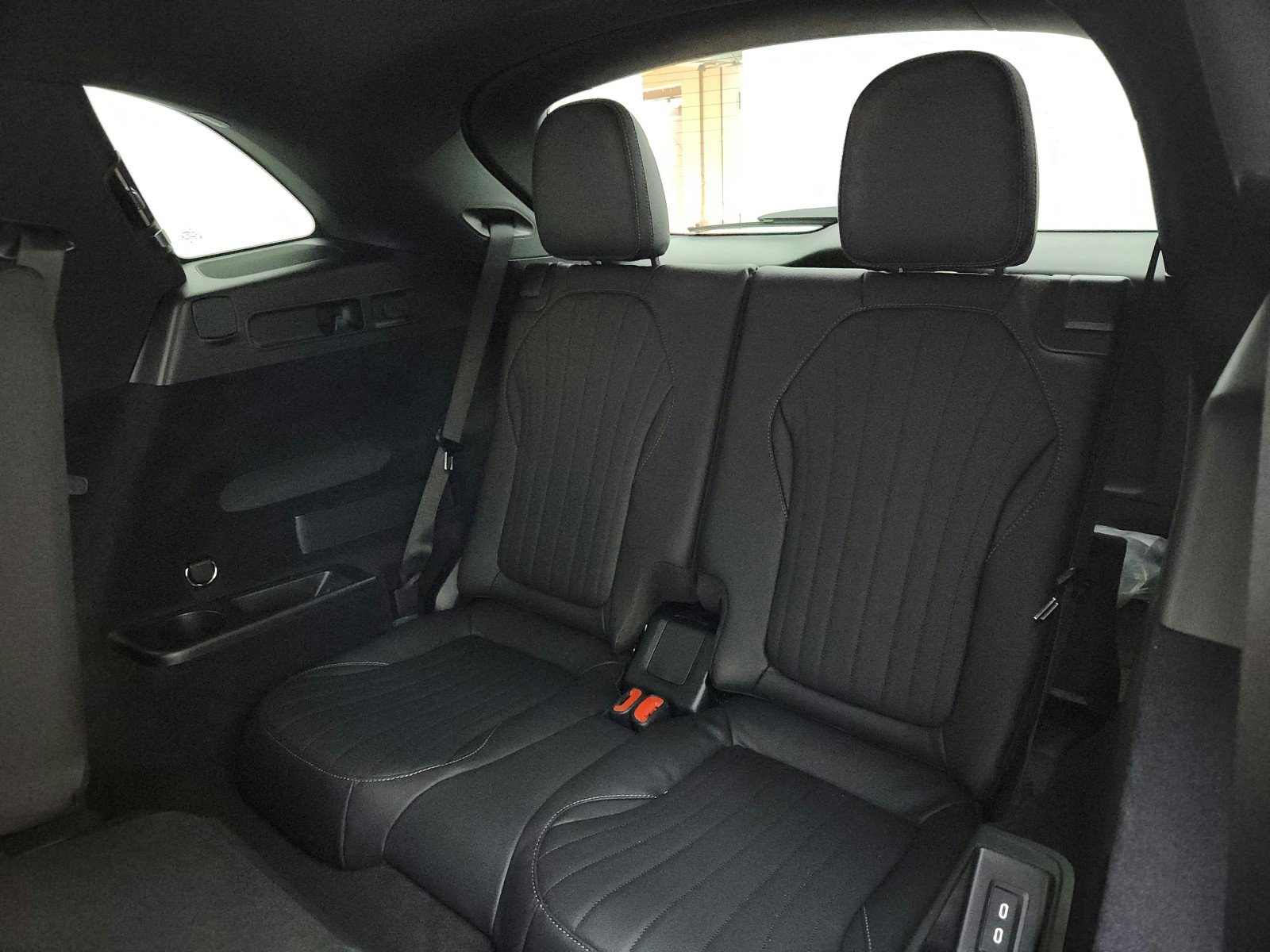 New 2027 Mercedes-Benz EQS 400 4MATIC SUV image 10