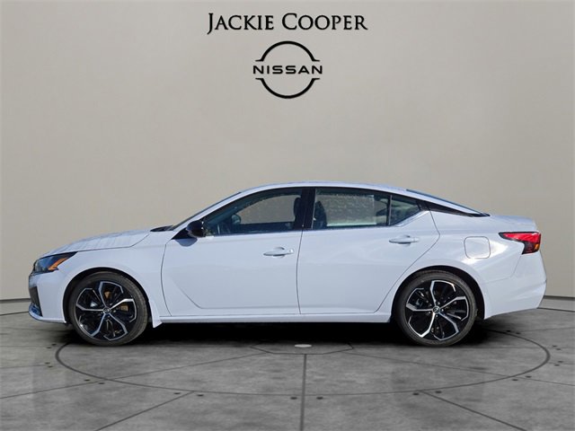 New 2025 Nissan Altima 2.5 SR image 2