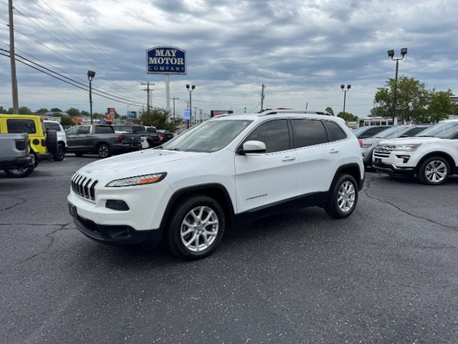 Used 2018 Jeep Cherokee Latitude Plus FWD image 1