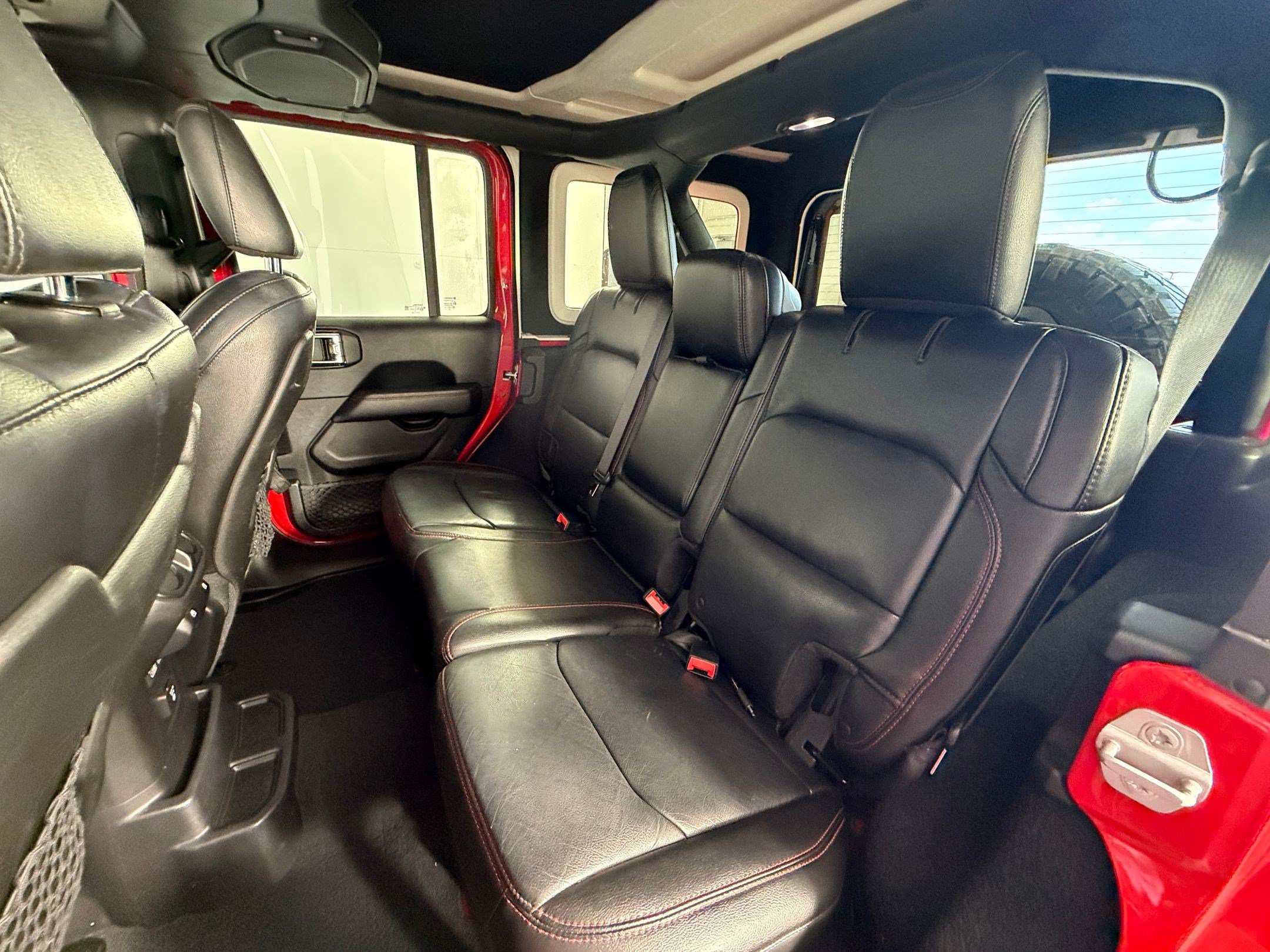 Used 2018 Jeep Wrangler Unlimited Rubicon AWD/4WD image 12