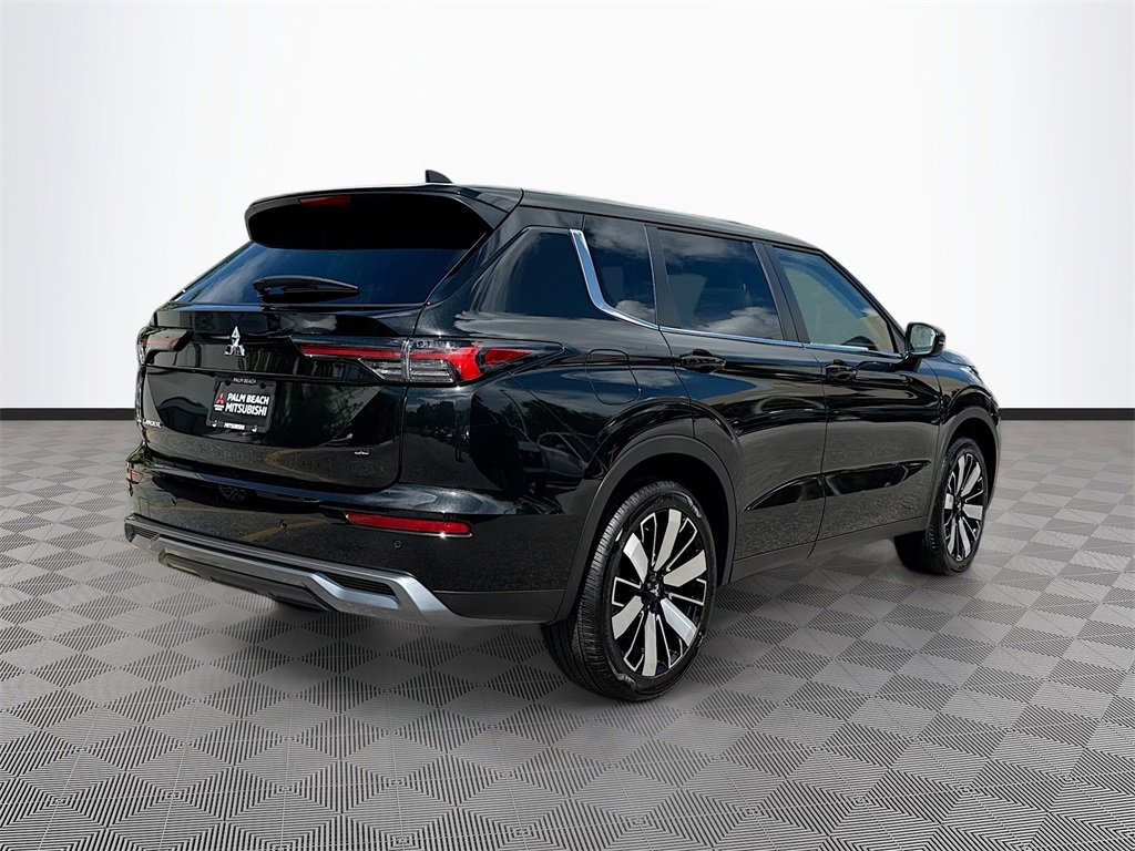New 2025 Mitsubishi Outlander SE image 5