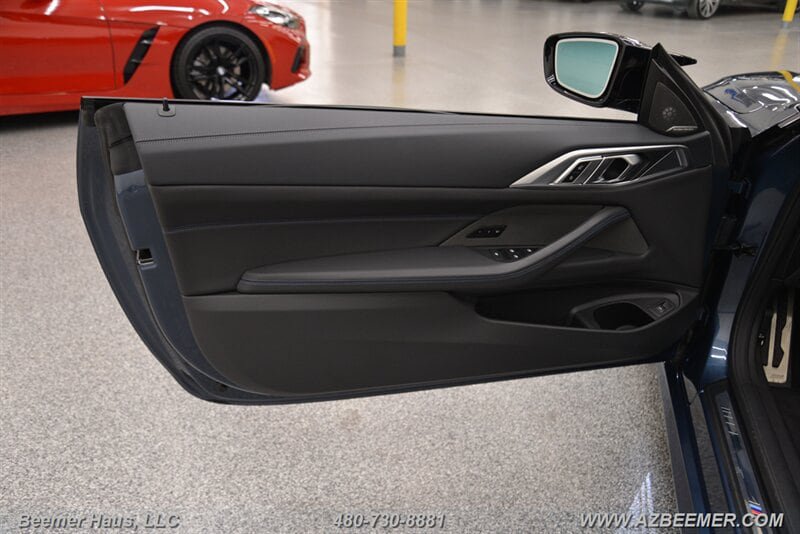 Used 2025 BMW M440i Convertible RWD image 32