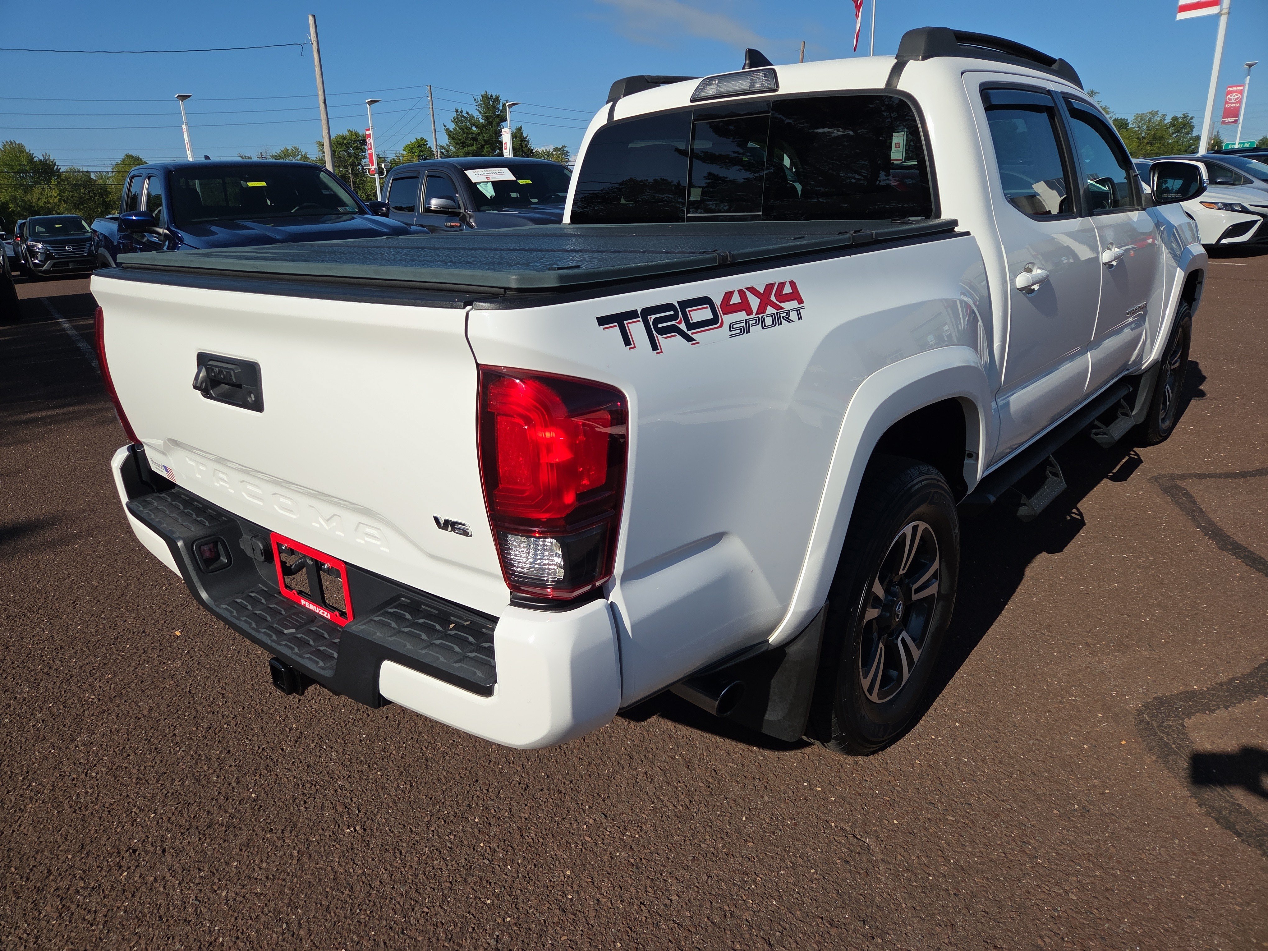 Certified 2019 Toyota Tacoma TRD Sport AWD/4WD image 3