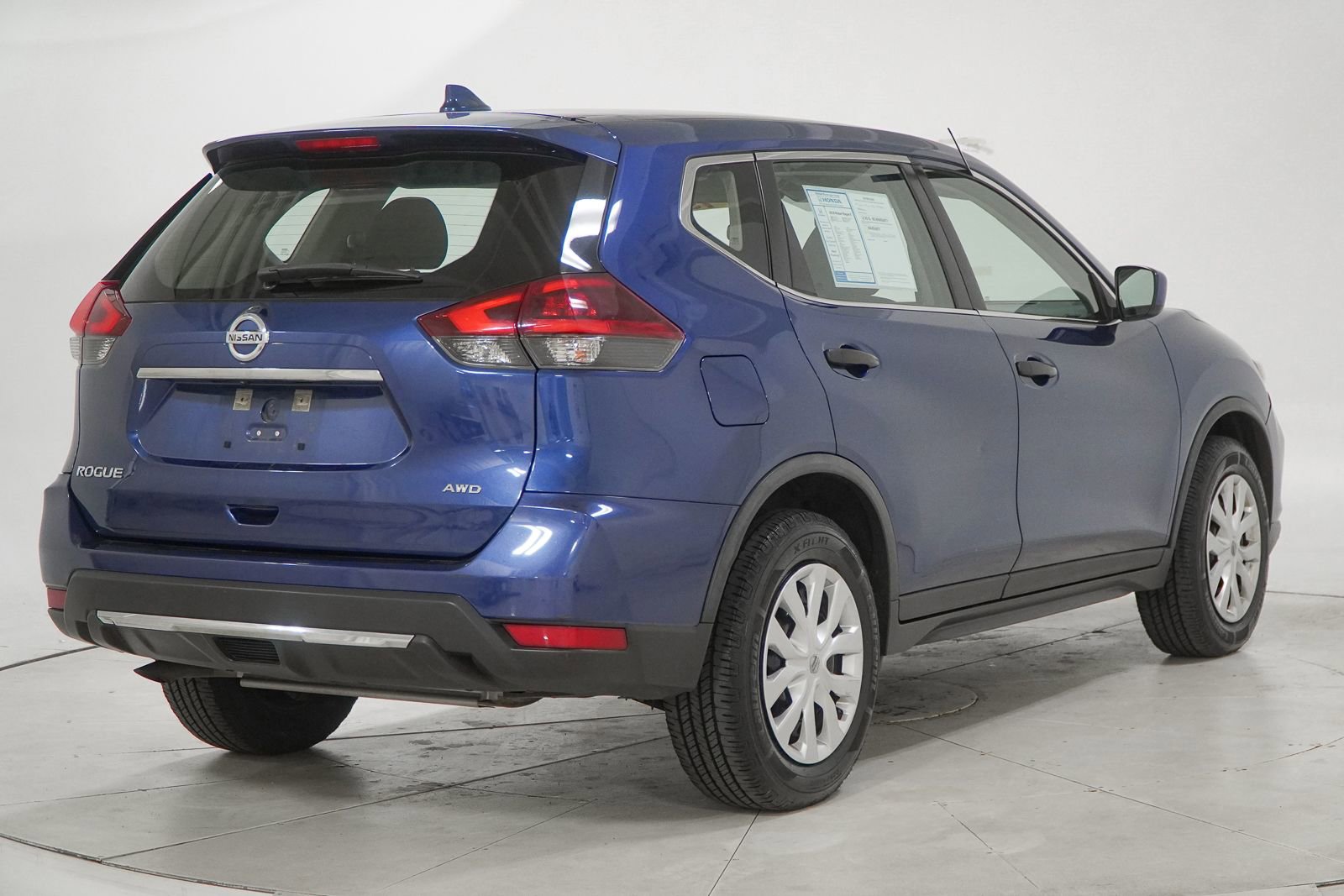 Used 2018 Nissan Rogue S image 11