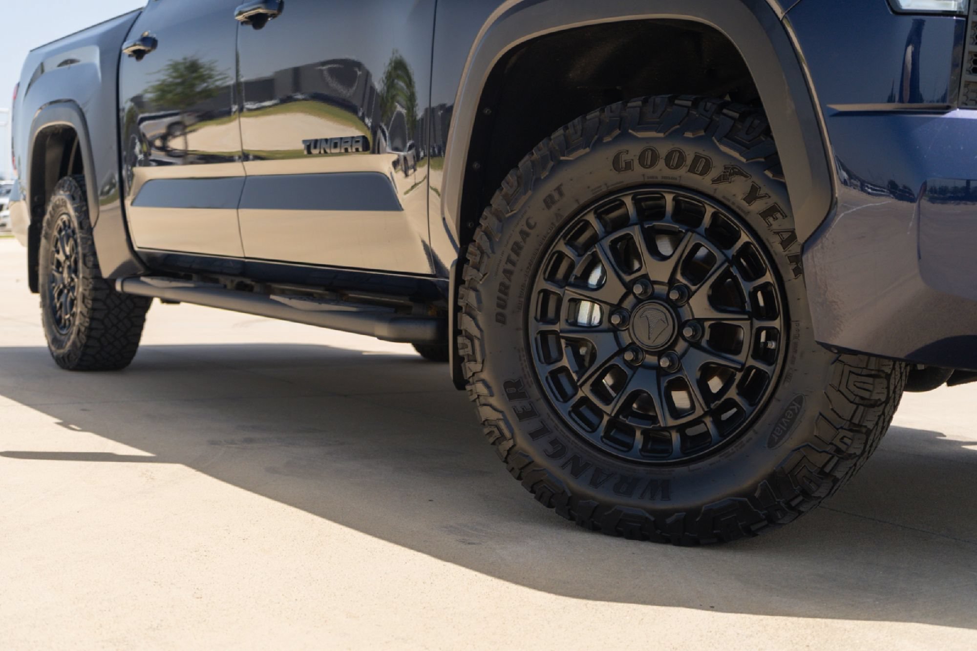 Used 2025 Toyota Tundra SR5 AWD/4WD image 3