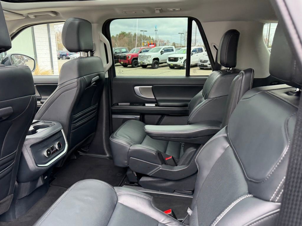 Used 2025 Ford Expedition Max Platinum AWD/4WD image 14