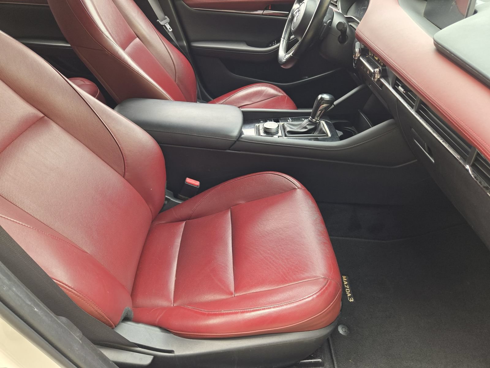 Used 2019 MAZDA MAZDA3 Hatchback w/ Premium Package FWD image 14