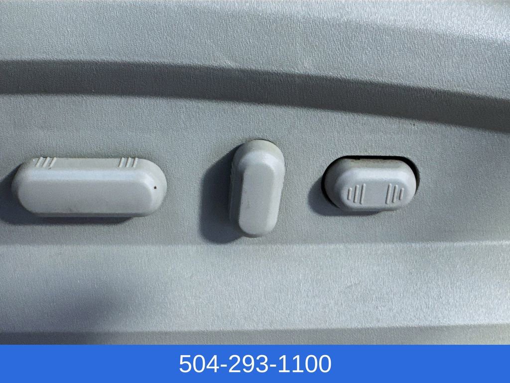 Used 2013 Lincoln MKX FWD image 17