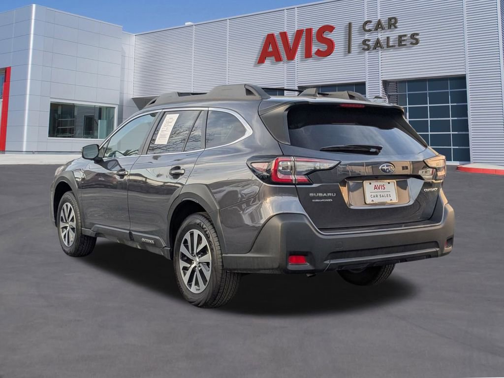 Used 2025 Subaru Outback Premium image 3