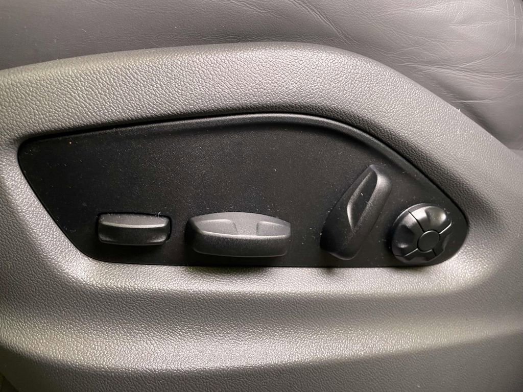 Used 2022 Porsche Cayenne image 17