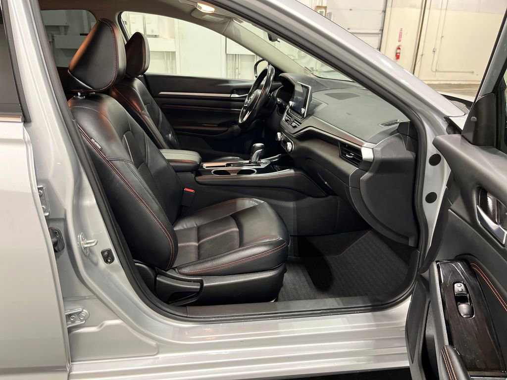 Used 2023 Nissan Altima 2.5 SR image 32