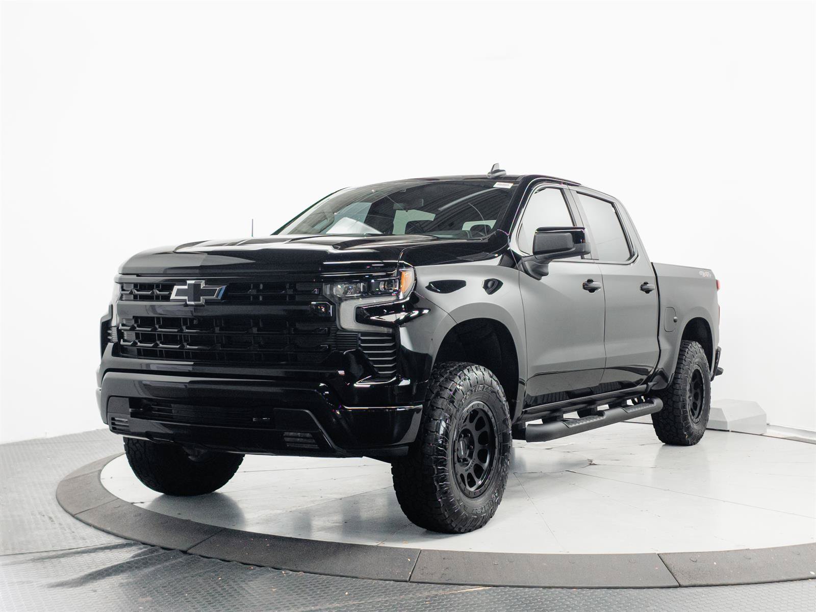 Used 2023 Chevrolet Silverado 1500 RST w/ Rally Edition AWD/4WD image 3