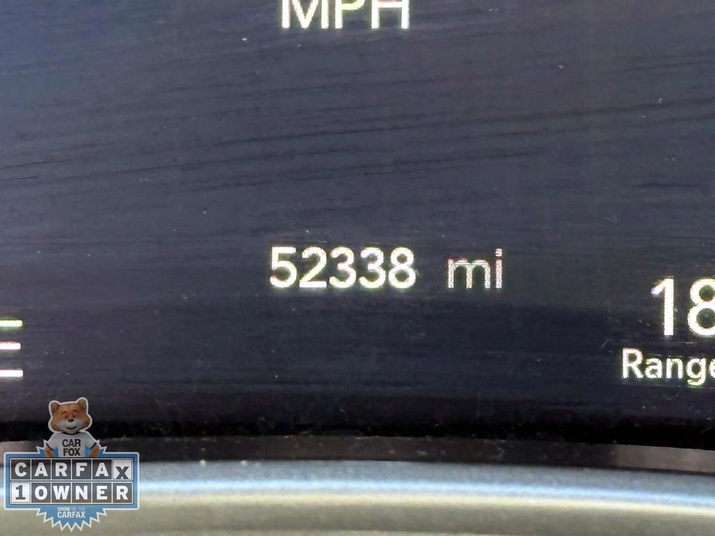 Used 2023 Chrysler Pacifica Touring-L image 30