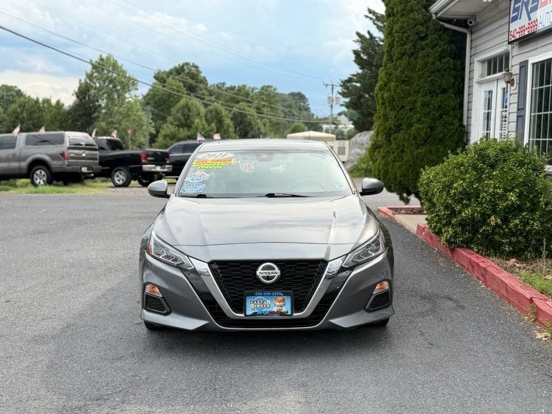 Used 2021 Nissan Altima 2.5 SV w/ SV Premium Package FWD image 3