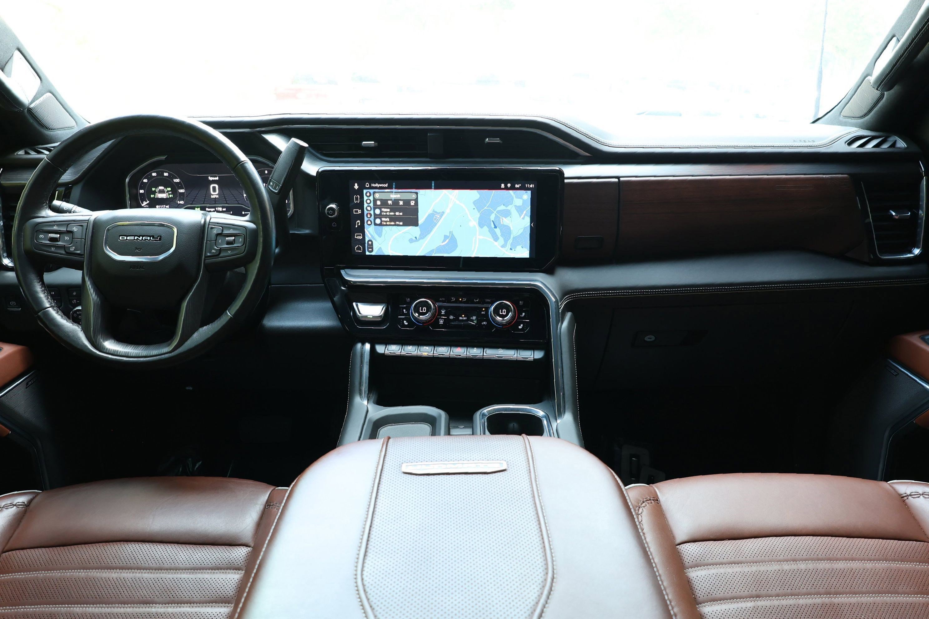 Used 2024 GMC Sierra 2500 Denali Ultimate w/ Snow Plow Prep/Camper Package image 7