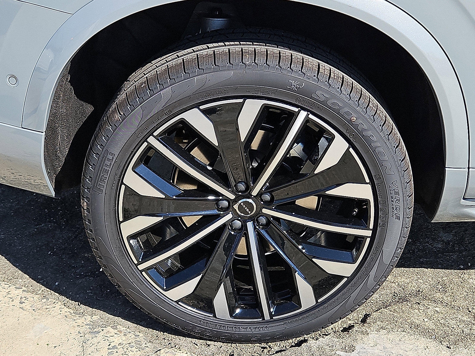 New 2026 Volvo XC90 B6 Plus w/ Protection Package Premier image 7
