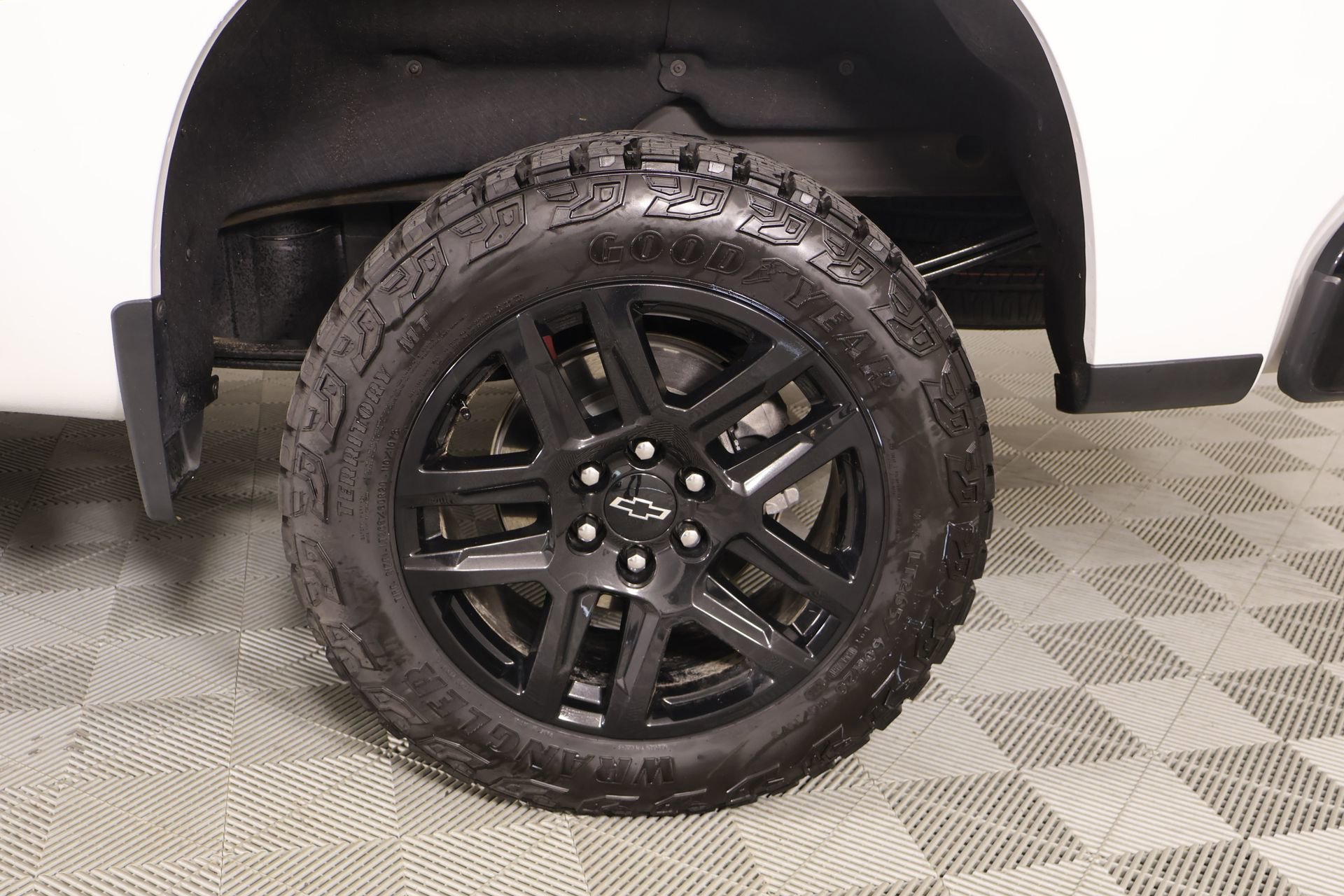 Used 2025 Chevrolet Silverado 1500 Custom Trail Boss AWD/4WD image 17