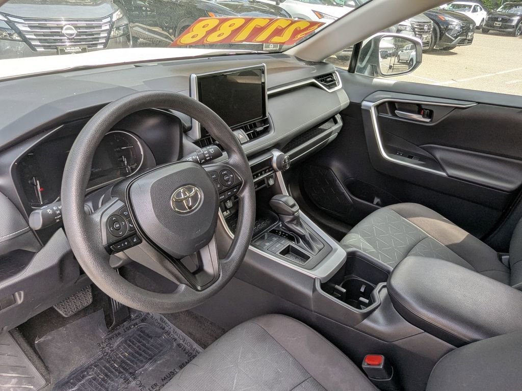 Used 2024 Toyota RAV4 XLE FWD image 18