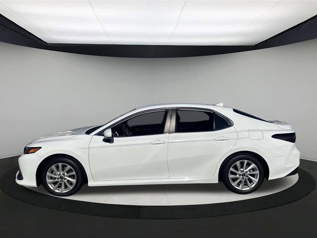 Used 2022 Toyota Camry LE image 9