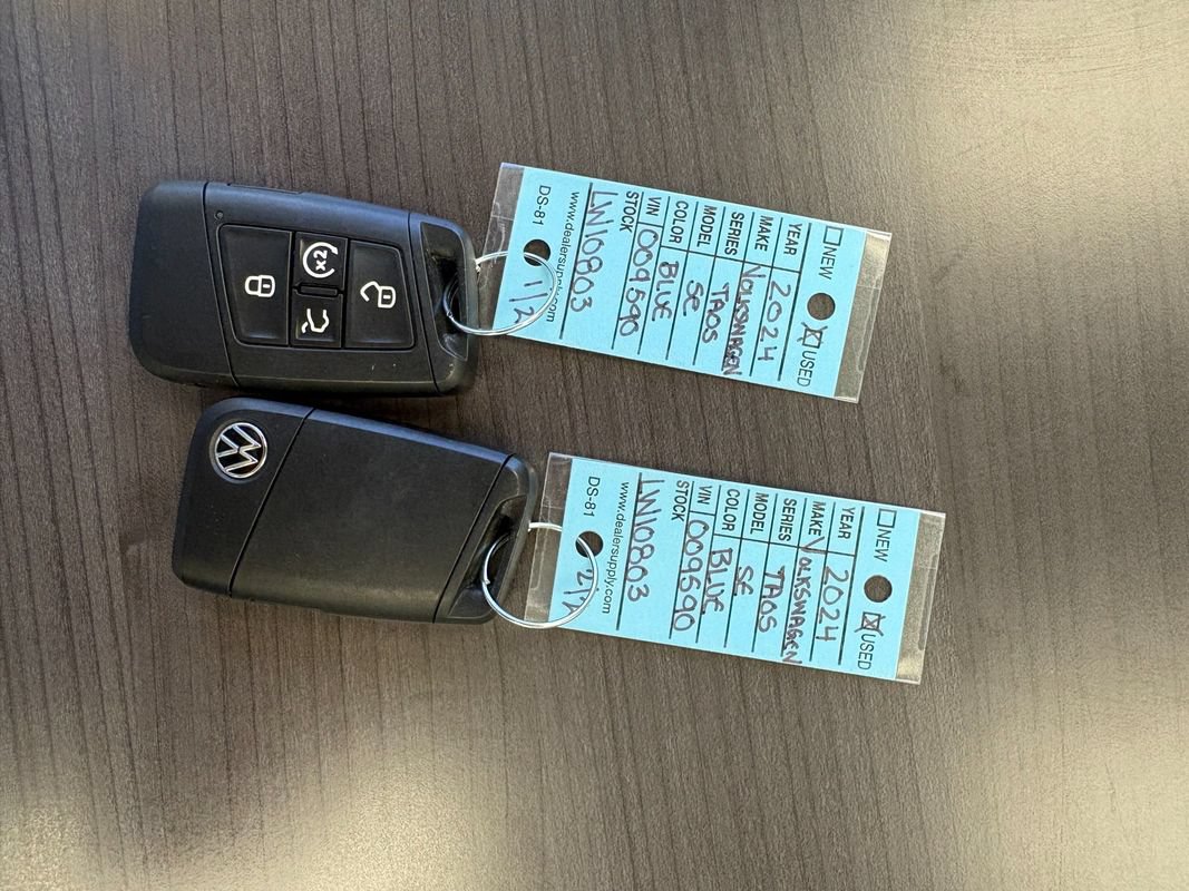 Used 2024 Volkswagen Taos SE w/ Panoramic Sunroof Package FWD image 56