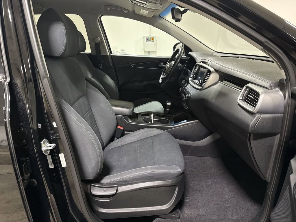 Used 2019 Kia Sorento LX w/ LX Convenience Package FWD image 21
