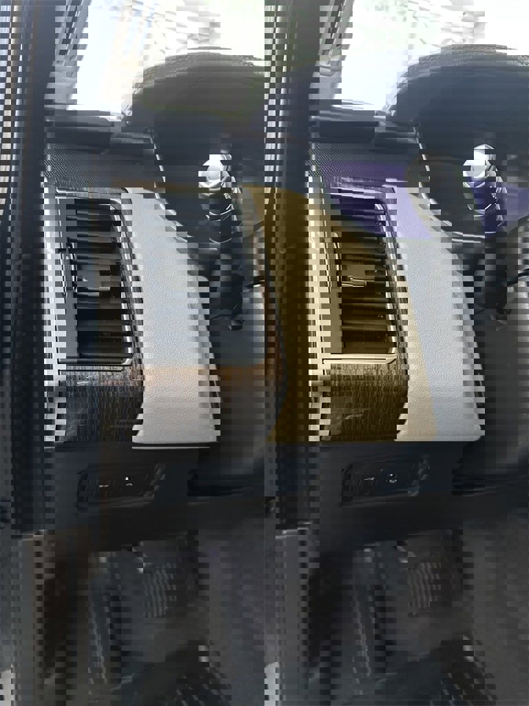 Used 2018 Land Rover Range Rover Sport HSE image 15