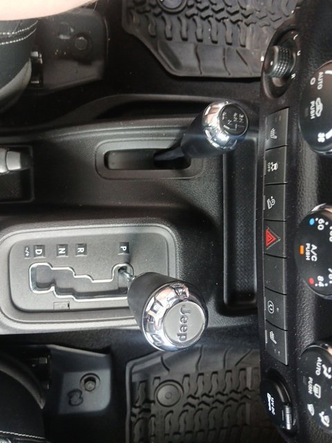 Used 2015 Jeep Wrangler Unlimited Sahara AWD/4WD image 36