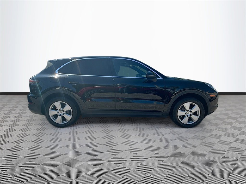 Used 2019 Porsche Cayenne w/ Premium Package image 5