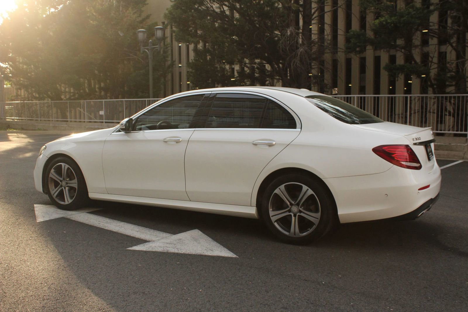Used 2017 Mercedes-Benz E 300 image 9