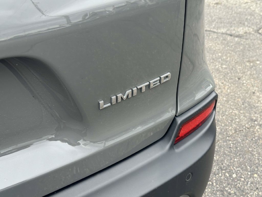 Used 2020 Jeep Cherokee Limited AWD/4WD image 10