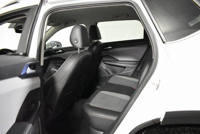 Used 2024 Volkswagen Taos SE FWD image 29