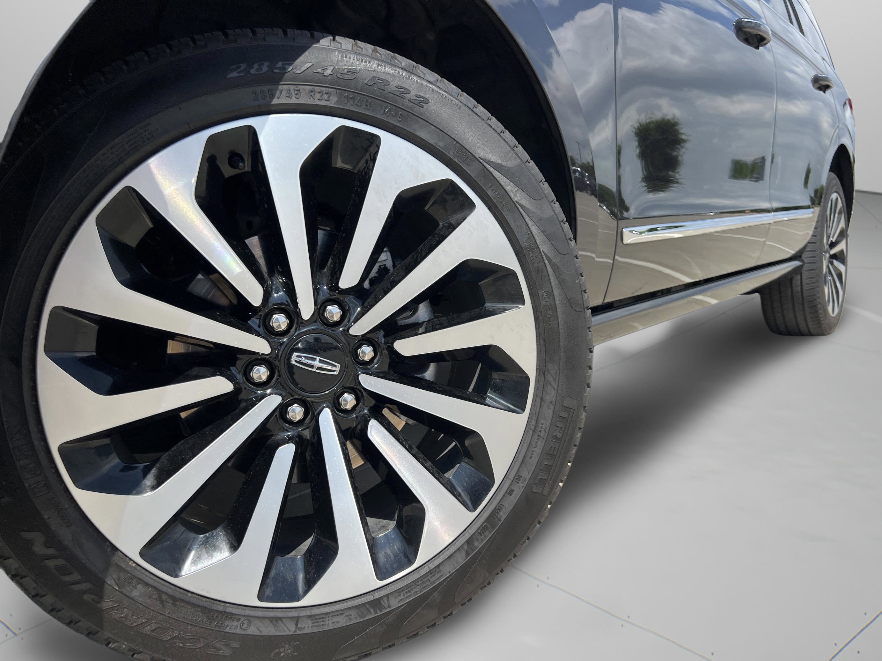 Used 2024 Lincoln Navigator Reserve image 33