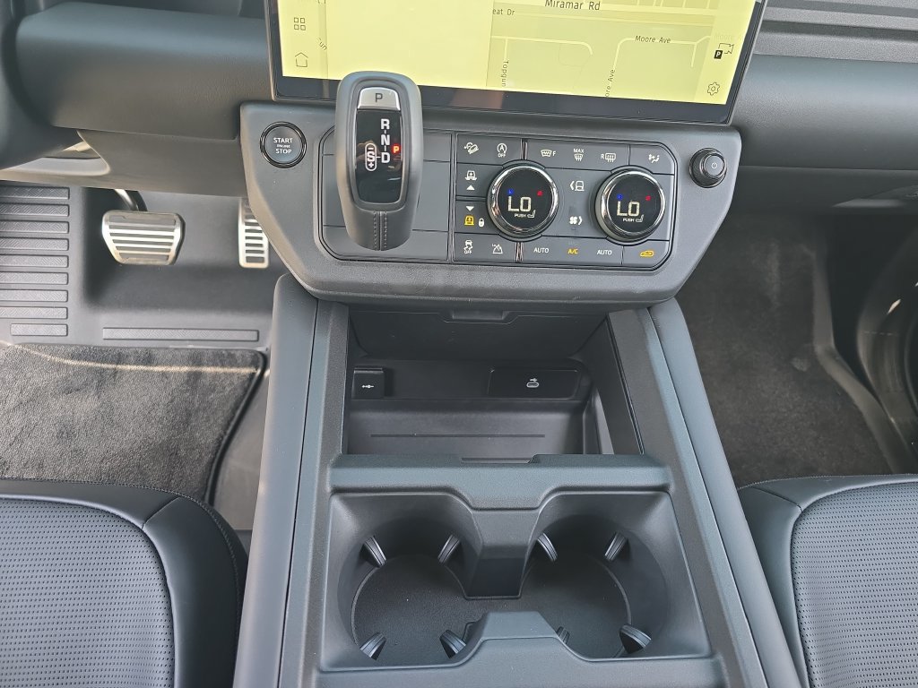 New 2026 Land Rover Defender 110 OCTA AWD/4WD image 26