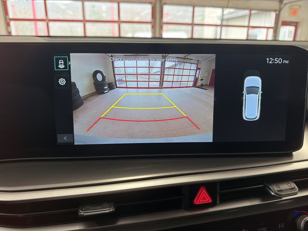 Used 2025 Kia Sorento S w/ Panoramic Sunroof Package image 17