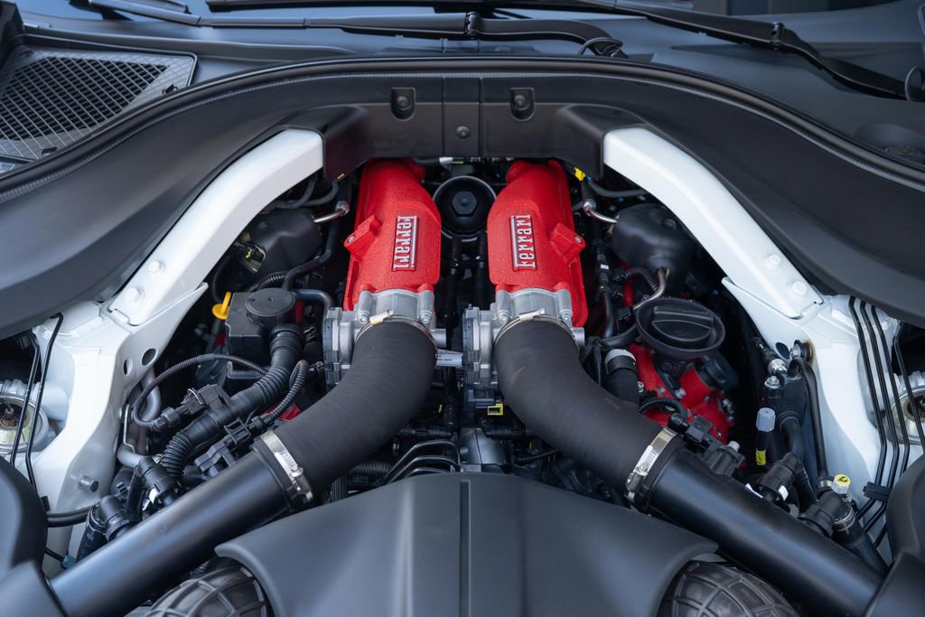Used 2022 Ferrari Roma RWD image 11