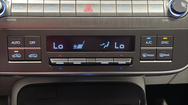 Used 2024 Hyundai Kona Limited AWD/4WD image 18