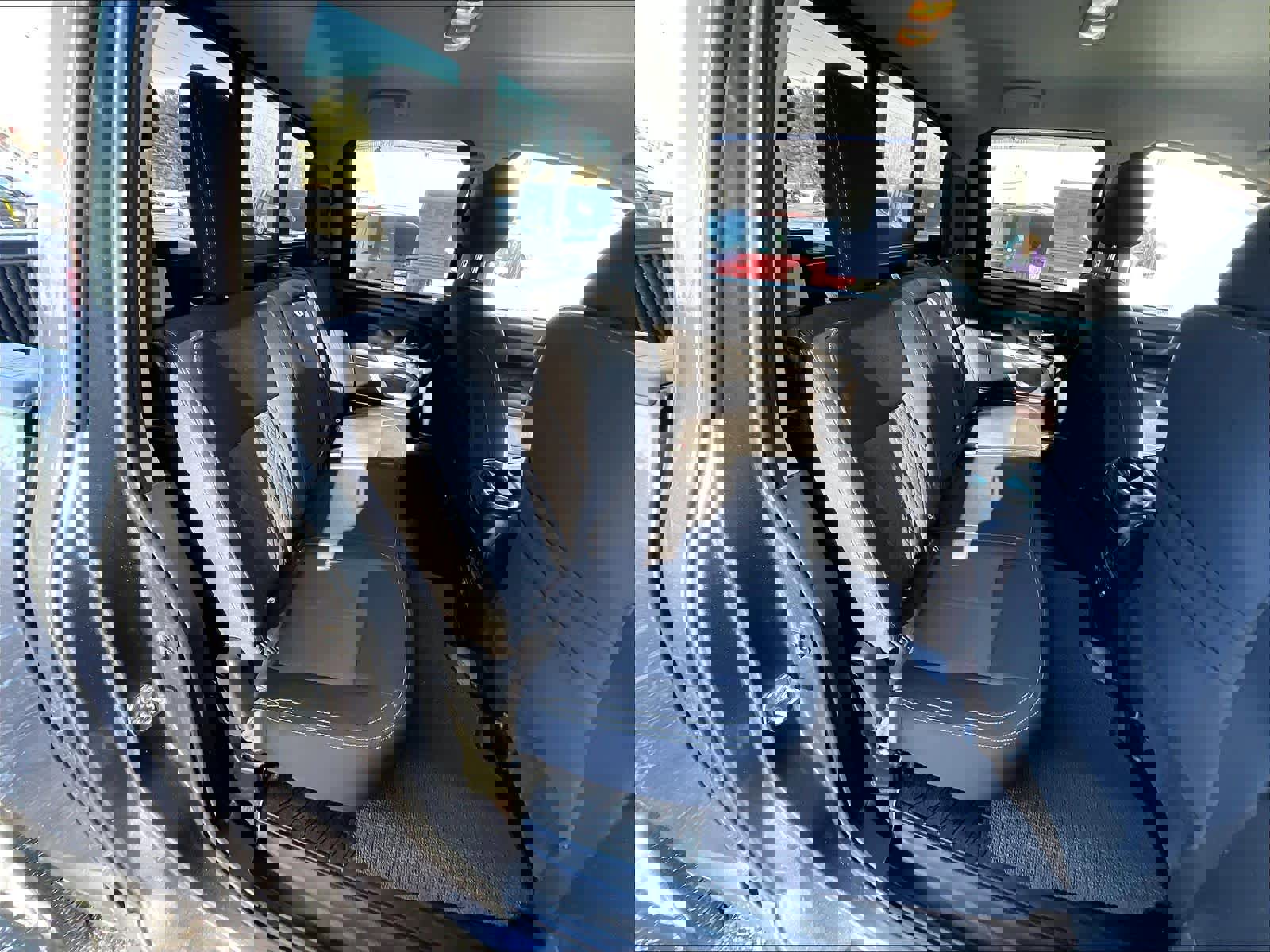 Used 2019 Nissan Titan SV w/ SV Convenience Package image 15