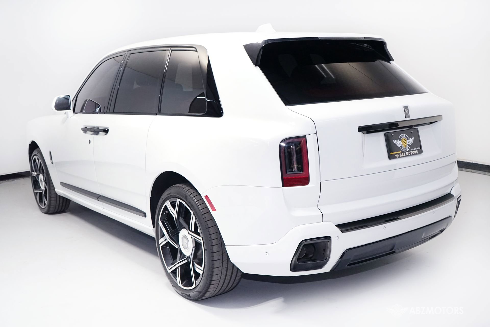 Used 2025 Rolls-Royce Cullinan Black Badge w/ Leather Finishing Pack image 7