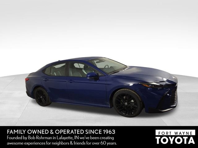 Used 2025 Toyota Camry SE image 5