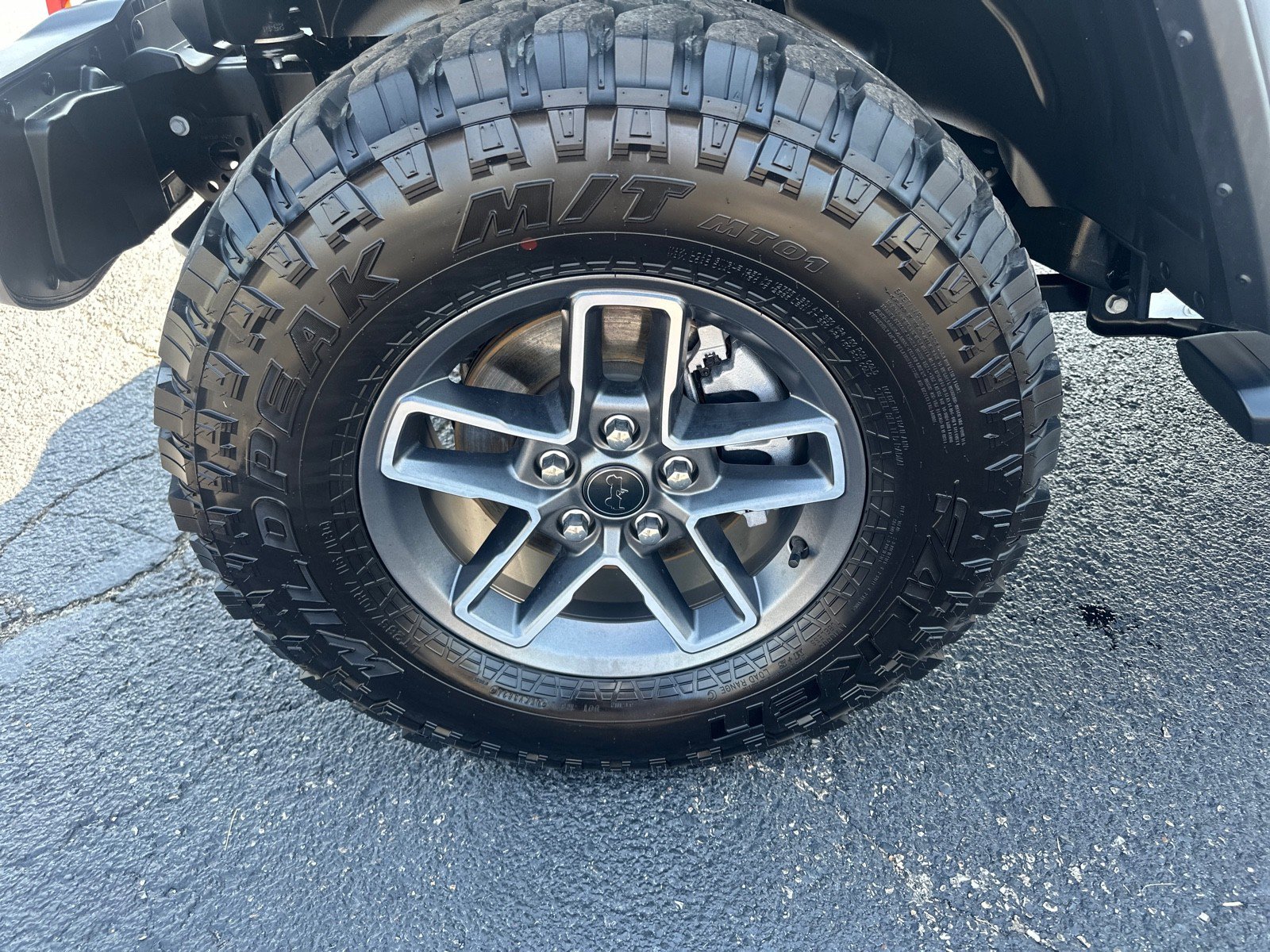 Used 2025 Jeep Gladiator Mojave w/ Convenience Group image 6