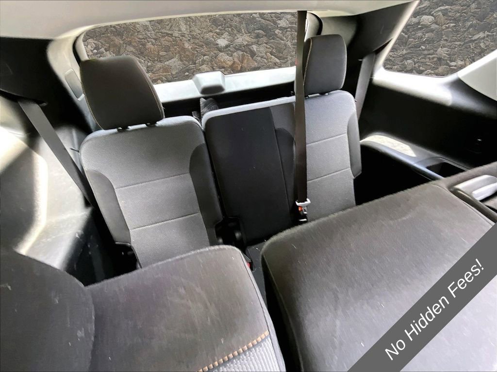 Used 2021 Chevrolet Traverse LS AWD/4WD image 22