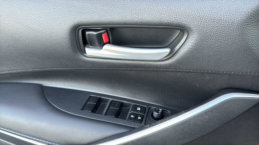 Certified 2020 Toyota Corolla SE image 24